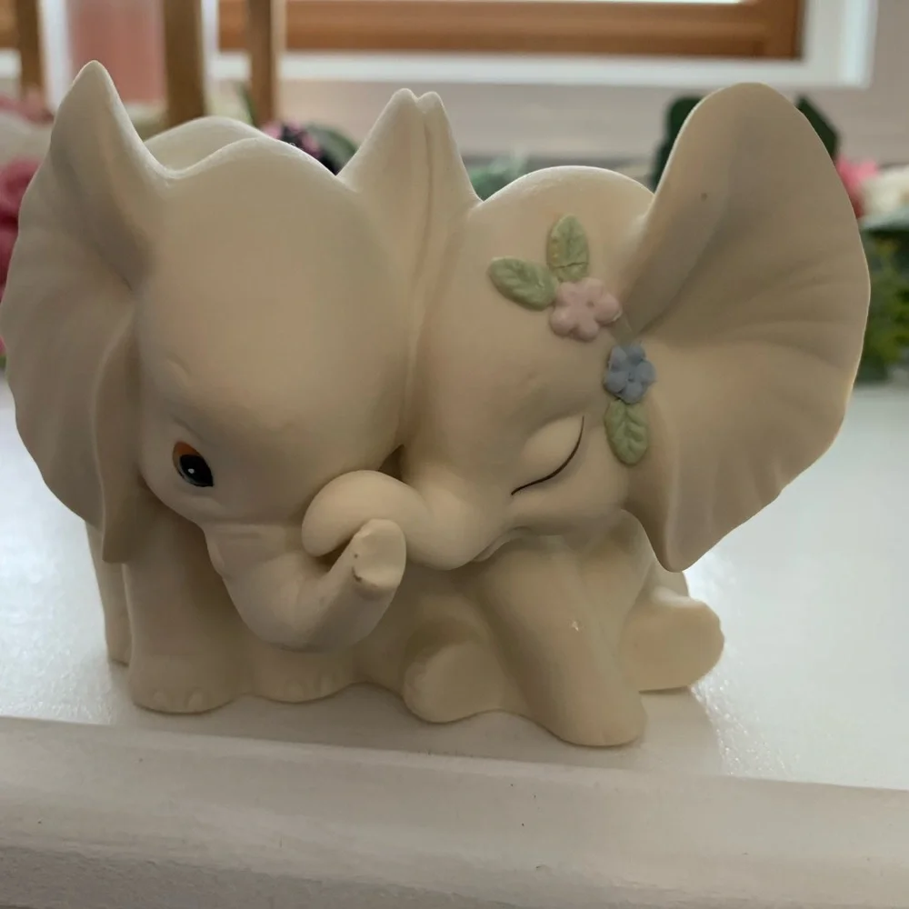 New In Box Home Interiors Elephant Pair